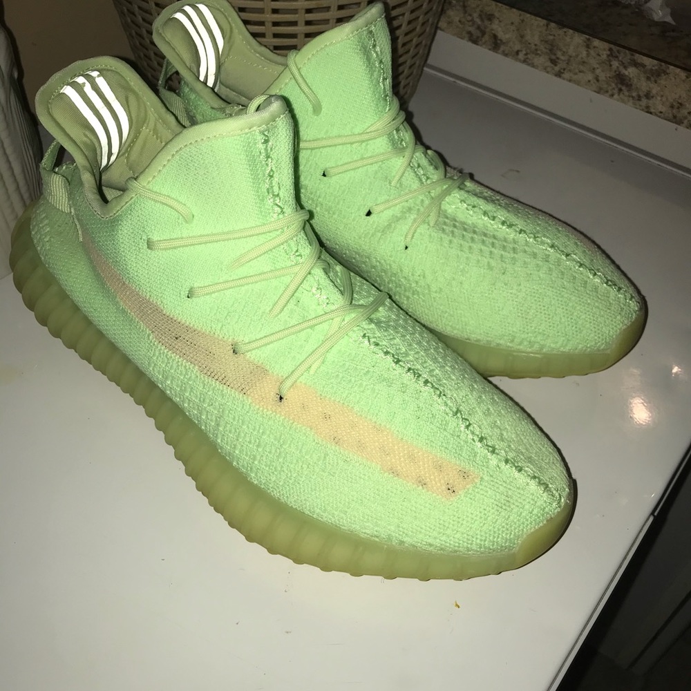 350 Yeezys v2 glow